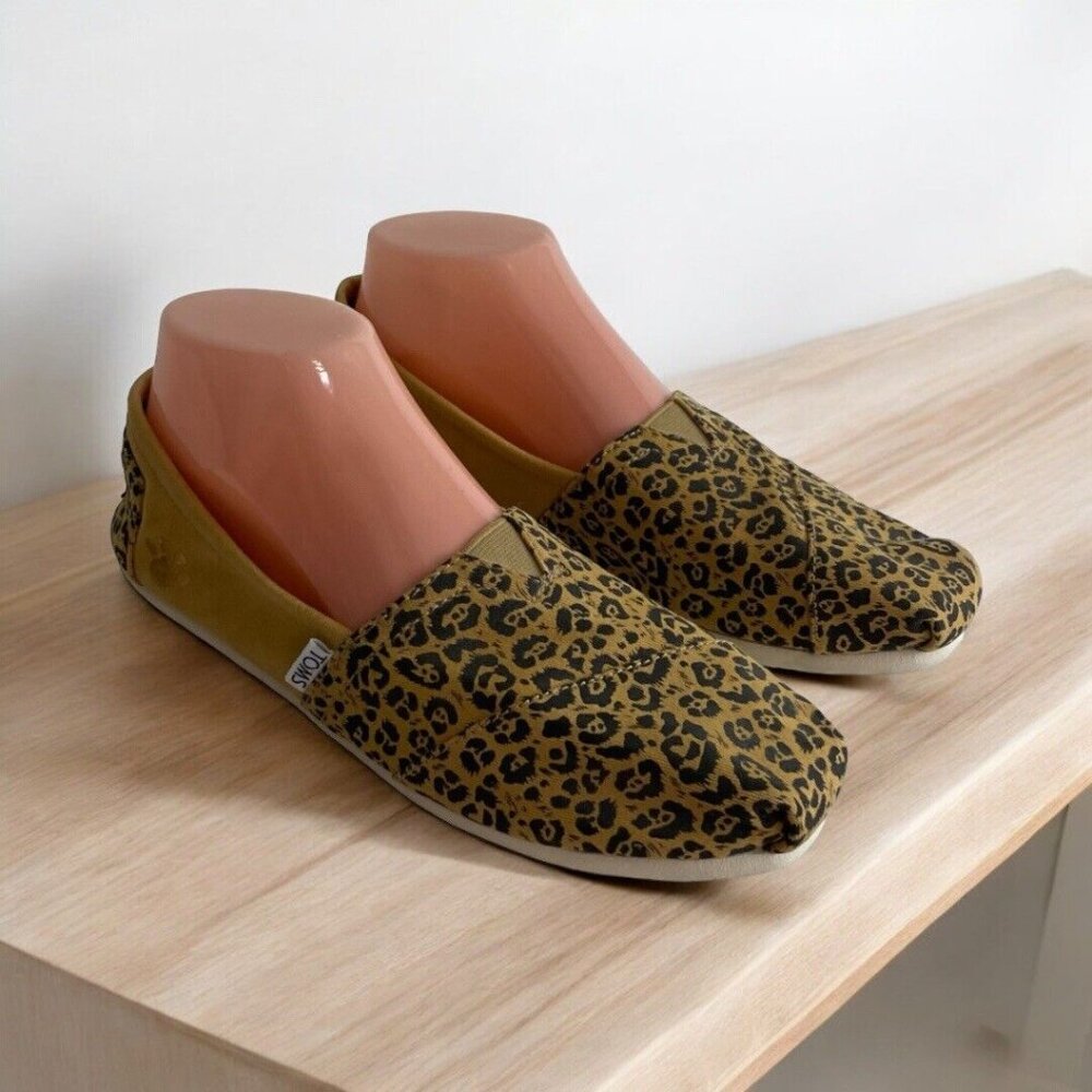 Toms Womens Slip on Size 8.5 National Geographic Jaguar Print Casual Cheetah